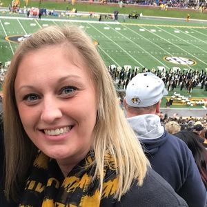 Meet your Posher, Courtney